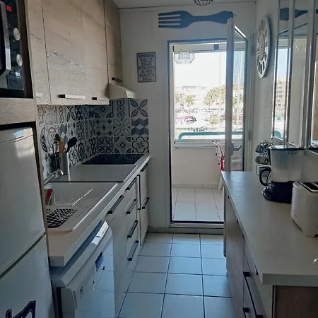 Port Vue Port, Grand T2, 47m2, Clim, Piscine