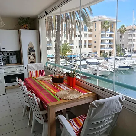 Appartement Port Vue Port, Grand T2, 47m2, Clim, Piscine Fréjus