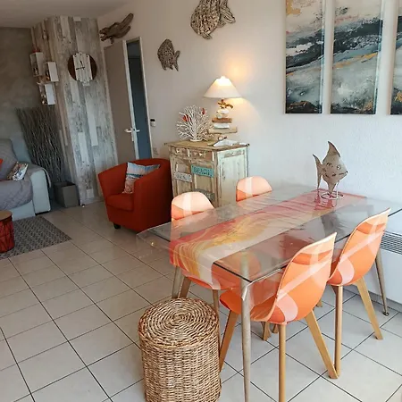 Port Vue Port, Grand T2, 47m2, Clim, Piscine